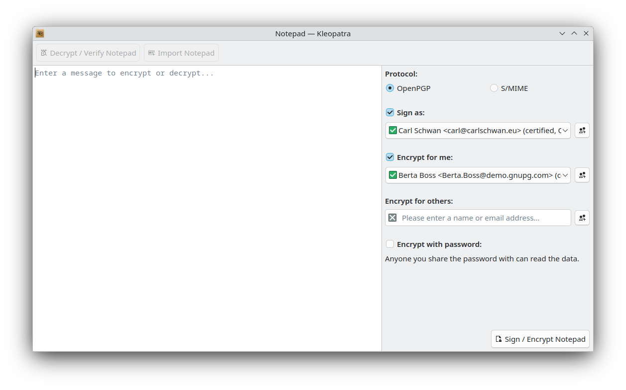 Kleopatra, displaying it is new separate notepad feature.