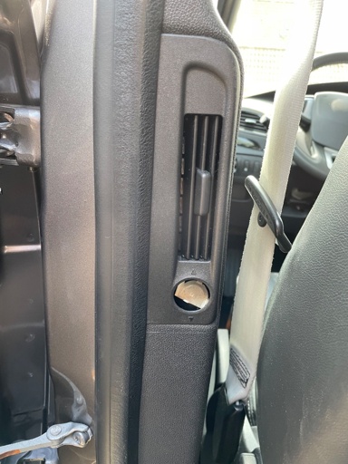 Renault Scénic MK3 rear air vent with broken knob