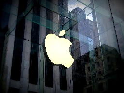 Circuit court reinstates antitrust ruling against Apple